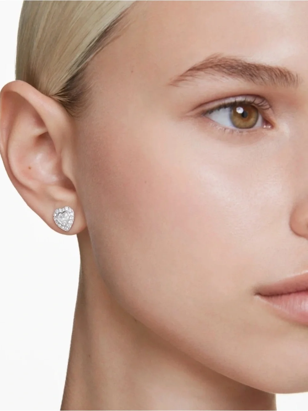 Swarovski reposhing this